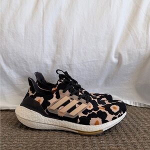 Adidas Ultra Boost 21 Marimekko Unikko Black and Peach Floral Sneakers 10.5
